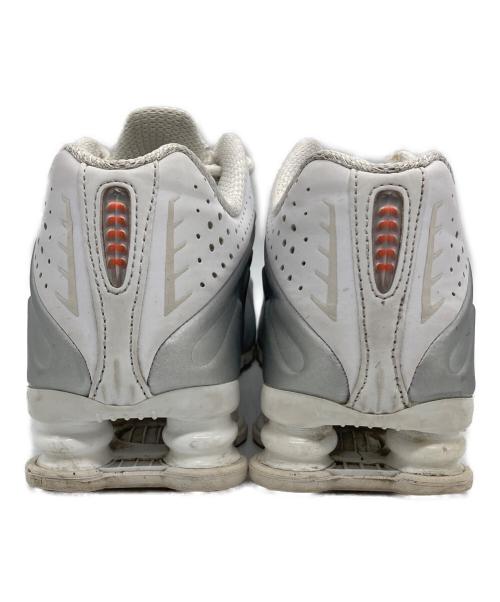 NIKE（ナイキ）NIKE (ナイキ) SHOX R4 ホワイト×シルバー サイズ:23cmの古着・服飾アイテム