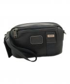 TUMIトゥミ）の古着「Area Crossbody Leather Bag」｜ブラック