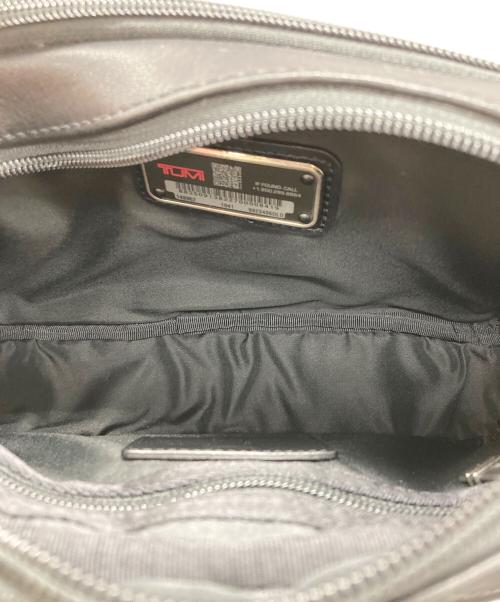 TUMI（トゥミ）TUMI (トゥミ) Area Crossbody Leather Bag ブラックの古着・服飾アイテム