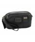 TUMI（トゥミ）の古着「Area Crossbody Leather Bag」｜ブラック
