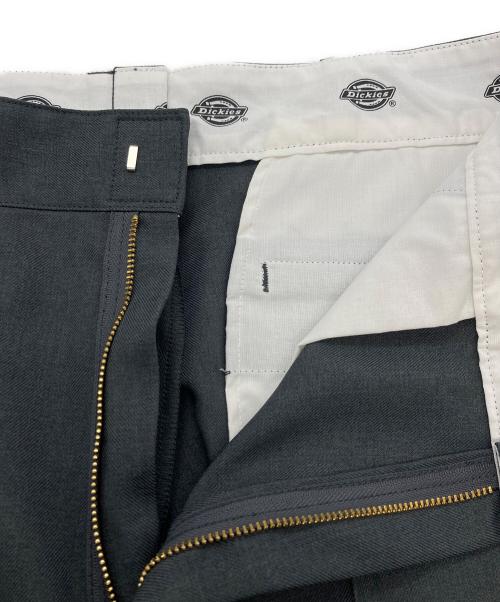 Dickies（ディッキーズ）Dickies (ディッキーズ) JOURNAL STANDARD relume (ジャーナルスタンダード レリューム) 別注 ピンタック ワイドスラックス グレー サイズ:L 未使用品の古着・服飾アイテム
