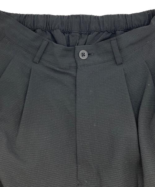 UNITED ARROWS TOKYO（ユナイテッドアローズトウキョウ）UNITED ARROWS TOKYO (ユナイテッドアローズトウキョウ) ドットエア サッカー ヘムコード 2プリーツパンツ ブラック サイズ:Mの古着・服飾アイテム