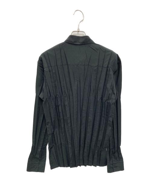 ISSEY MIYAKE FETE（イッセイミヤケフェット）ISSEY MIYAKE FETE (イッセイミヤケフェット) プリーツシャツ ブラック サイズ:3の古着・服飾アイテム