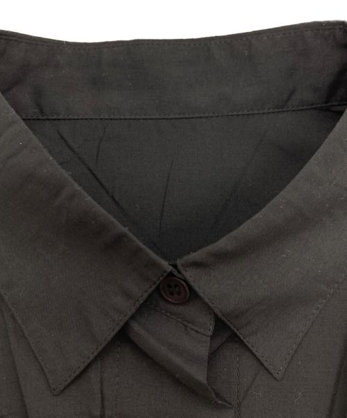 ISSEY MIYAKE FETE（イッセイミヤケフェット）ISSEY MIYAKE FETE (イッセイミヤケフェット) プリーツシャツ ブラック サイズ:3の古着・服飾アイテム