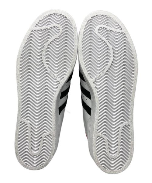 adidas（アディダス）adidas (アディダス) NIGO (二ゴー) SUPERSTAR NIGO BEARFOOT ホワイト サイズ:26.5cmの古着・服飾アイテム