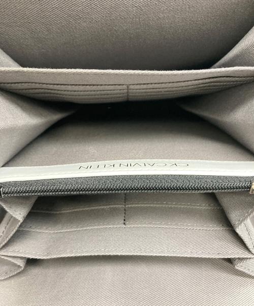 ck Calvin Klein（シーケーカルバンクライン）ck Calvin Klein (シーケーカルバンクライン) ロゴショルダーバッグ ホワイトの古着・服飾アイテム