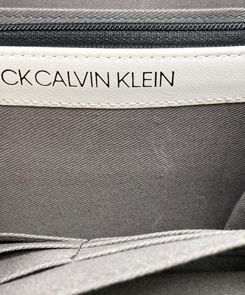 ck Calvin Klein（シーケーカルバンクライン）ck Calvin Klein (シーケーカルバンクライン) ロゴショルダーバッグ ホワイトの古着・服飾アイテム