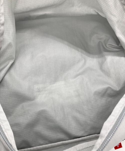 on（オン）On (オン) Sling Pack 9L グレーの古着・服飾アイテム