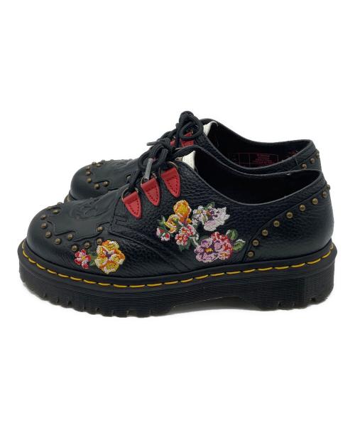 Dr.Martens（ドクターマーチン）Dr.Martens (ドクターマーチン) スタッズ刺繍3ホールシューズ ブラック サイズ:UK4の古着・服飾アイテム