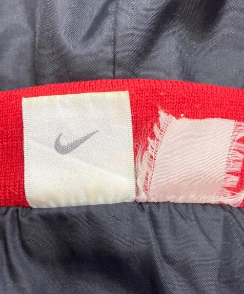 NIKE（ナイキ）NIKE (ナイキ) 【古着】刺繍ジップアップジャケット ブラック×レッド サイズ:Mの古着・服飾アイテム