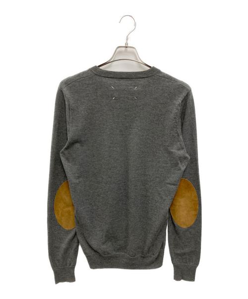 Maison Margiela（メゾンマルジェラ）Maison Margiela (メゾンマルジェラ) エルボーパッチ Vネック ニット グレー サイズ:Mの古着・服飾アイテム