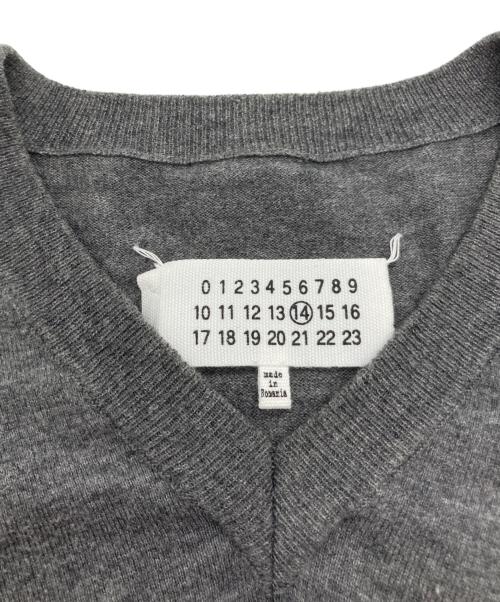 Maison Margiela（メゾンマルジェラ）Maison Margiela (メゾンマルジェラ) エルボーパッチ Vネック ニット グレー サイズ:Mの古着・服飾アイテム