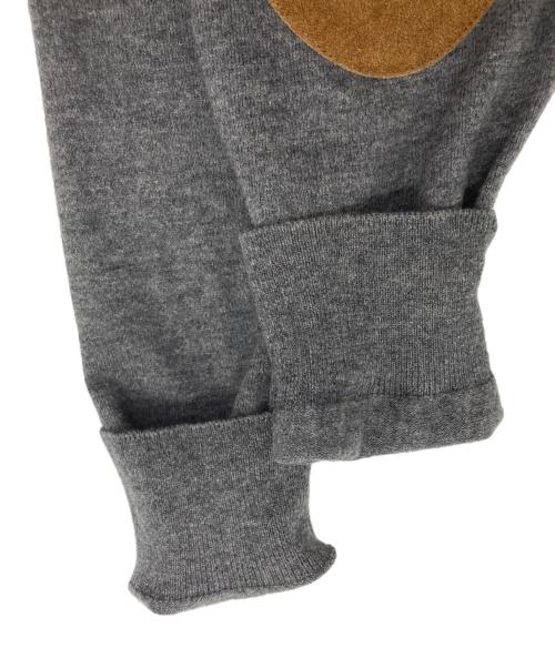 Maison Margiela（メゾンマルジェラ）Maison Margiela (メゾンマルジェラ) エルボーパッチ Vネック ニット グレー サイズ:Mの古着・服飾アイテム