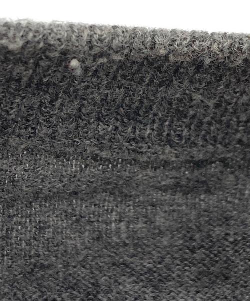 Maison Margiela（メゾンマルジェラ）Maison Margiela (メゾンマルジェラ) エルボーパッチ Vネック ニット グレー サイズ:Mの古着・服飾アイテム
