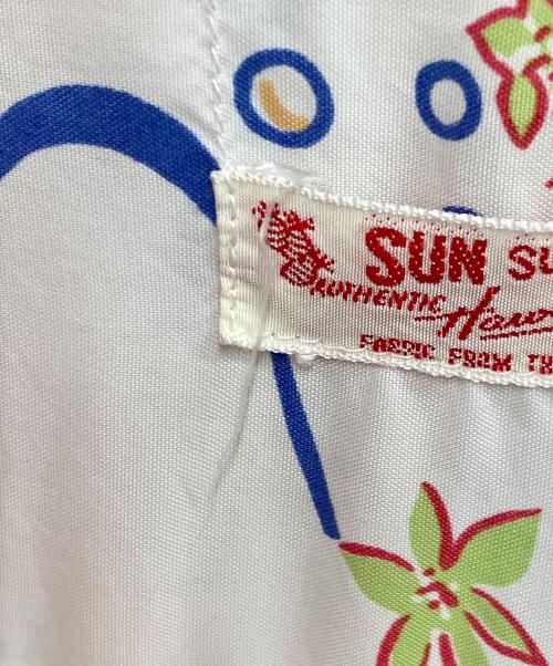 Sun Surf（サンサーフ）Sun Surf (サンサーフ) レーヨンアロハシャツ ホワイト サイズ:Mの古着・服飾アイテム