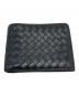 BOTTEGA VENETA（ボッテガベネタ）の古着「イントレチャート 2つ折財布」｜ブラック