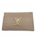 LOUIS VUITTON（ルイ ヴィトン）の古着「ポルト カルト カプシーヌ カードケース」｜ガレ（ベージュ）