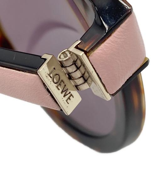 LOEWE（ロエベ）LOEWE (ロエベ) ウェリントン サングラス ブラウン×ピンク サイズ:SIZE 53□22の古着・服飾アイテム