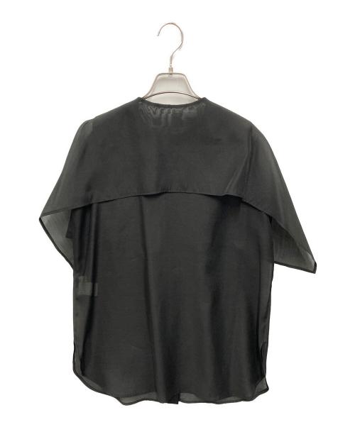 cccmalie（シーマリー）cccmalie (シーマリー) オーガンジーケープブラウス ブラック サイズ:FREE 未使用品の古着・服飾アイテム