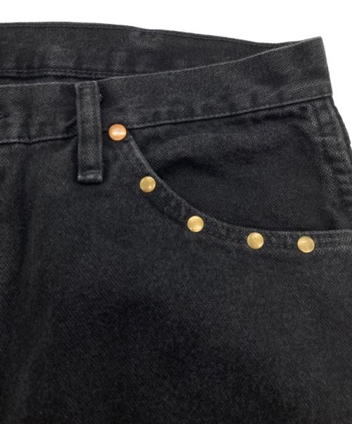 Wrangler（ラングラー）Wrangler (ラングラー) スタッズ加工デニムパンツ ブラック サイズ:SIZE 35の古着・服飾アイテム