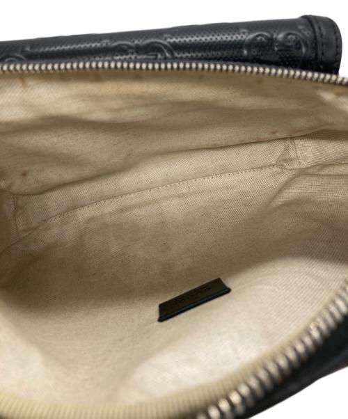 GUCCI（グッチ）GUCCI (グッチ) GGエンボスレザーベルトバッグ ブラックの古着・服飾アイテム