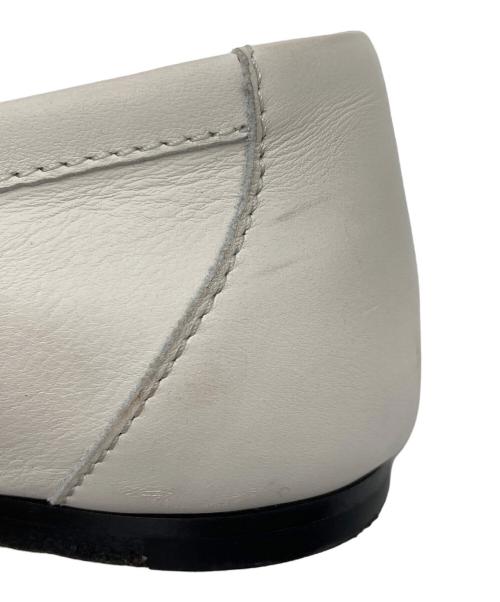 TOD'S（トッズ）TOD'S (トッズ) ケイトレザーローファー ホワイト サイズ:SIZE 37の古着・服飾アイテム