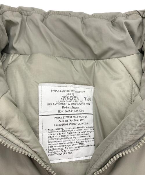 US ARMY（ユーエスアーミー）US ARMY (ユーエスアーミー) ECWCS Gen III LEVEL7 JACKET グレージュ サイズ:Mの古着・服飾アイテム