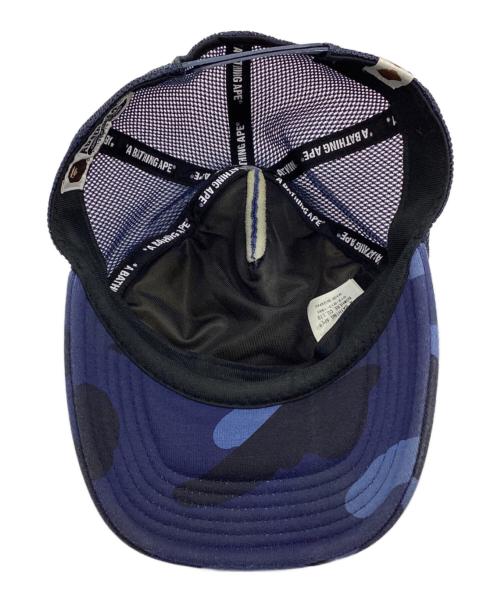 BAPE BY A BATHING APE（ベイプバイアベイシングエイプ）BAPE BY A BATHING APE (ベイプバイアベイシングエイプ) COLOTR CAMO CRYSTAL LOGO MESH CAP ブルーの古着・服飾アイテム