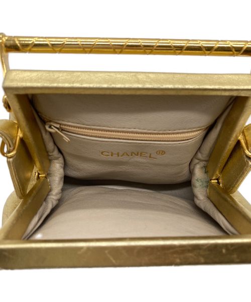 CHANEL（シャネル）CHANEL (シャネル) ショルダーバッグ ゴールドの古着・服飾アイテム