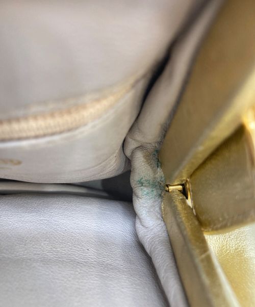 CHANEL（シャネル）CHANEL (シャネル) ショルダーバッグ ゴールドの古着・服飾アイテム