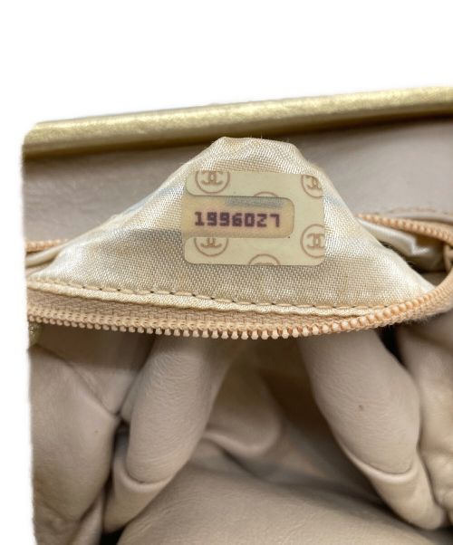 CHANEL（シャネル）CHANEL (シャネル) ショルダーバッグ ゴールドの古着・服飾アイテム