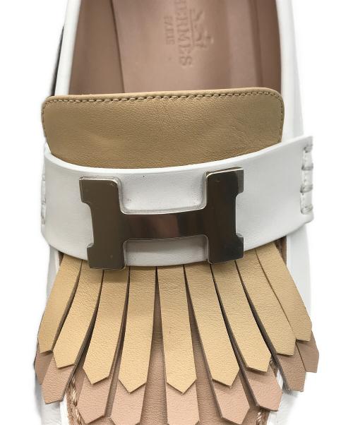 HERMES（エルメス）HERMES (エルメス) モカシンレザーパンプス ホワイト サイズ:24の古着・服飾アイテム