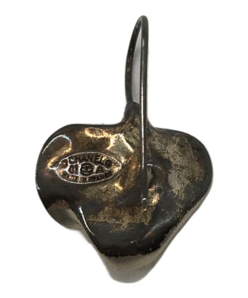 CHANEL（シャネル）CHANEL (シャネル) 花柄イヤリング ホワイトの古着・服飾アイテム