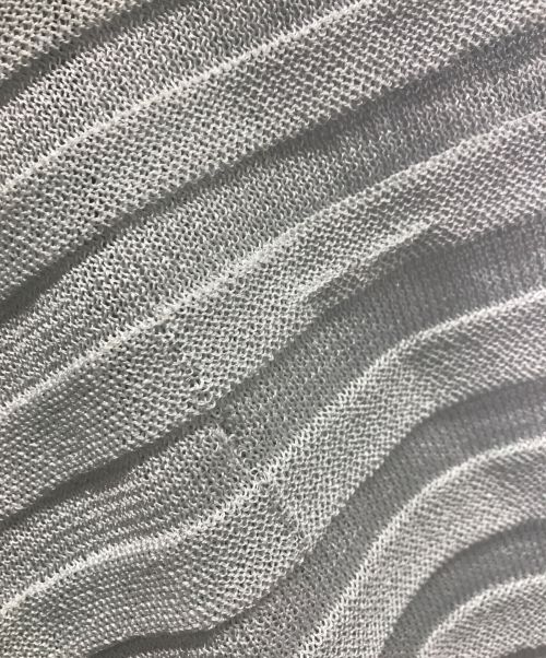 ISSEY MIYAKE（イッセイミヤケ）ISSEY MIYAKE (イッセイミヤケ) メッシュグラデーションカーディガン ブルー サイズ:Mの古着・服飾アイテム