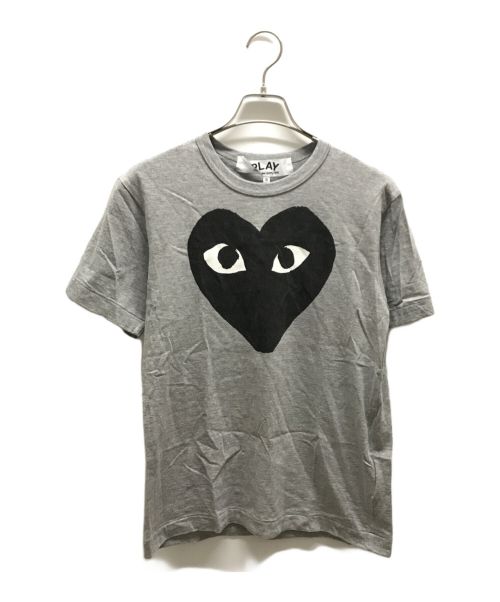PLAY COMME des GARCONS（プレイコムデギャルソン）PLAY COMME des GARCONS (プレイ コムデギャルソン) Tシャツ ライトグレー サイズ:Sの古着・服飾アイテム