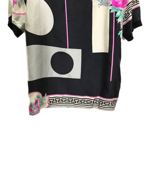 GIANNI VERSACE（ジャンニ・ヴェルサーチ）GIANNI VERSACE (ジャンニヴェルサーチ) 花柄ブラウス ピンク サイズ:表記無しの古着・服飾アイテム