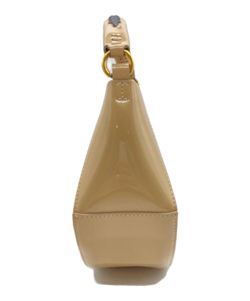 WANDLER（ワンドラー）WANDLER (ワンドラー) 2WAYエナメルショルダーバッグ ベージュの古着・服飾アイテム