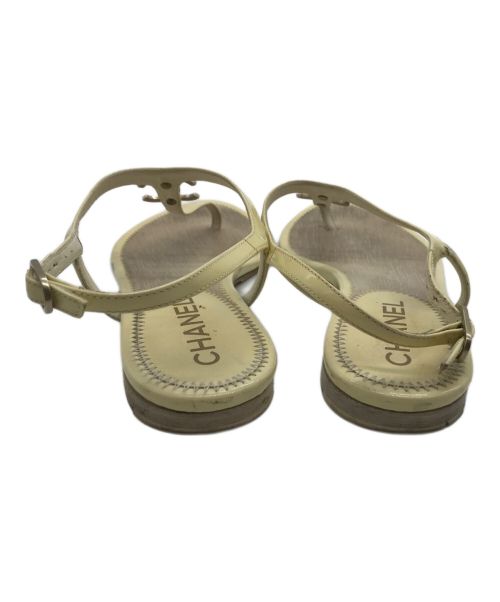 CHANEL（シャネル）CHANEL (シャネル) ココマークサンダル ベージュ サイズ:36 1/2の古着・服飾アイテム