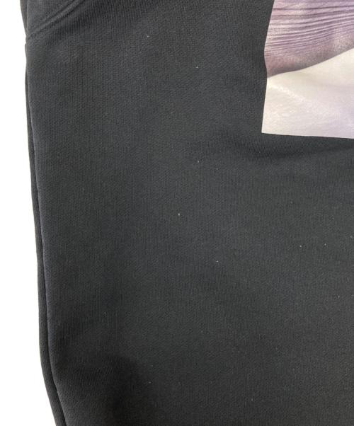 Calvin Klein Jeans（カルバンクラインジーンズ）Calvin Klein Jeans (カルバンクラインジーンズ) グラフィックスウェット ブラック サイズ:Sの古着・服飾アイテム