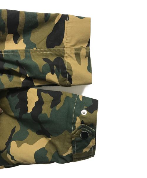 GUESS（ゲス）GUESS (ゲス) カモ柄モッズコート グリーン サイズ:Mの古着・服飾アイテム