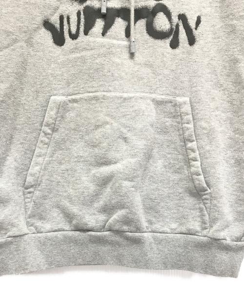 LOUIS VUITTON（ルイ ヴィトン）LOUIS VUITTON (ルイ ヴィトン) ネオンワーキングマンプルオーバーパーカー グレー サイズ:Mの古着・服飾アイテム