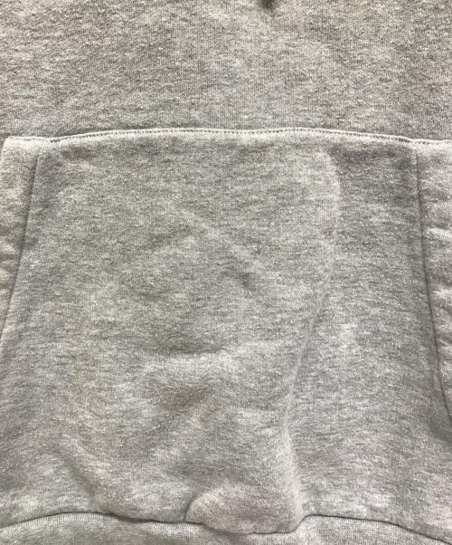 LOUIS VUITTON（ルイ ヴィトン）LOUIS VUITTON (ルイ ヴィトン) ネオンワーキングマンプルオーバーパーカー グレー サイズ:Mの古着・服飾アイテム