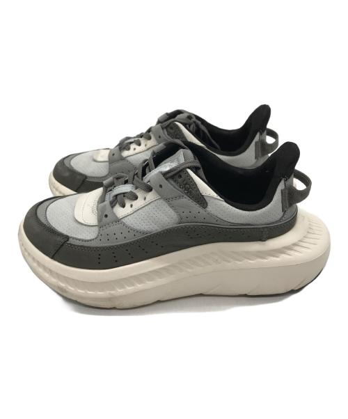 UGG（アグ）UGG (アグ) スニーカー ベージュ サイズ:24の古着・服飾アイテム