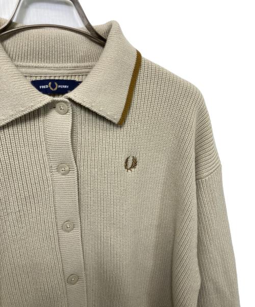 FRED PERRY（フレッドペリー）FRED PERRY (フレッドペリー) クロップドニットカーディガン ベージュ サイズ:US 6の古着・服飾アイテム