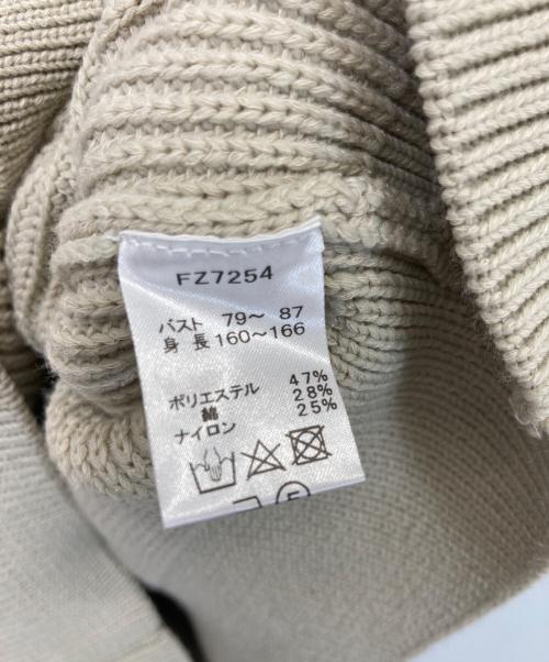 FRED PERRY（フレッドペリー）FRED PERRY (フレッドペリー) クロップドニットカーディガン ベージュ サイズ:US 6の古着・服飾アイテム