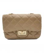 AULENTTIオウレンティ）の古着「キルティングチェーンショルダーバッグ」｜ベージュ