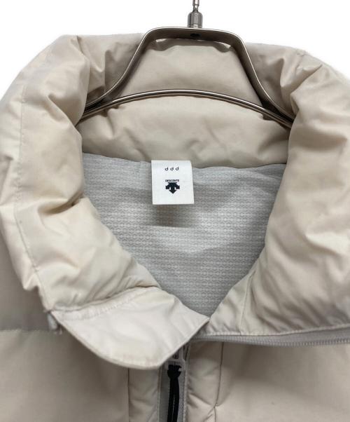 DESCENTE ddd（デサントディーディーディー）DESCENTE ddd (デサントディーディーディー) ダウンベスト ベージュ サイズ:Mの古着・服飾アイテム