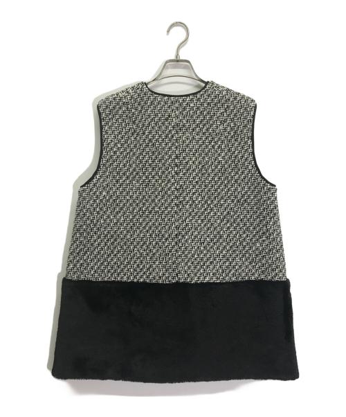 TOMORROW LAND collection（トゥモローランドコレクション）TOMORROW LAND collection (トゥモローランドコレクション) モノトーンロービング ファーペプラムジレベスト ホワイト サイズ:Sの古着・服飾アイテム