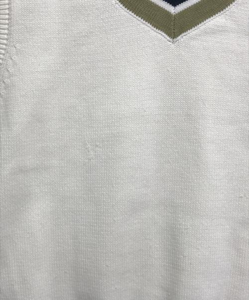 FRED PERRY（フレッドペリー）FRED PERRY (フレッドペリー) ニットベスト ホワイト サイズ:Mの古着・服飾アイテム
