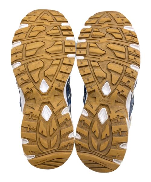 asics（アシックス）asics (アシックス) スニーカー ベージュ サイズ:28の古着・服飾アイテム